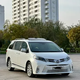 Toyota Sienna 2018