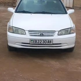 Toyota Camry 2001