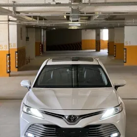 Toyota Camry 2018