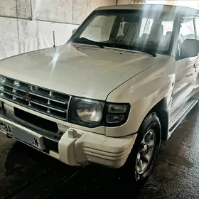 Mitsubishi Pajero 1998