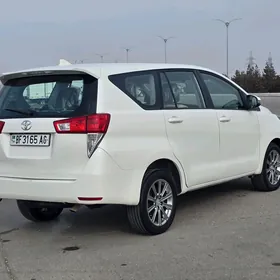 Toyota Innova 2019