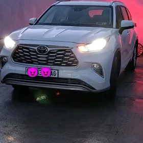 Toyota Highlander 2020