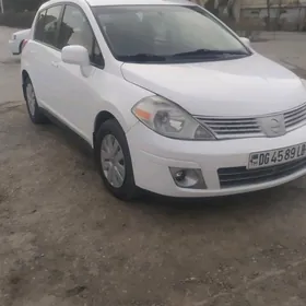 Nissan Versa 2010