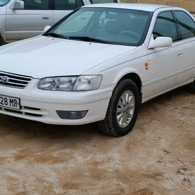 Toyota Camry 2000