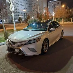 Toyota Camry 2018