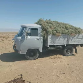 UAZ 452 1981