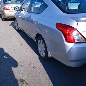 Nissan Versa 2018