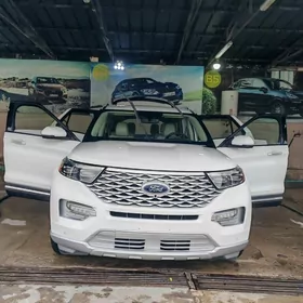 Ford Explorer 2021