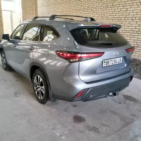 Toyota Highlander 2023