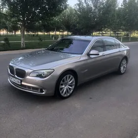 BMW 740 2012