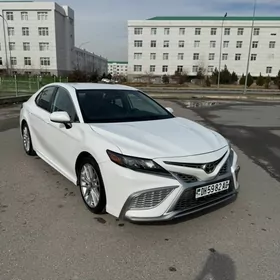 Toyota Camry 2021