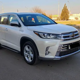 Toyota Highlander 2019