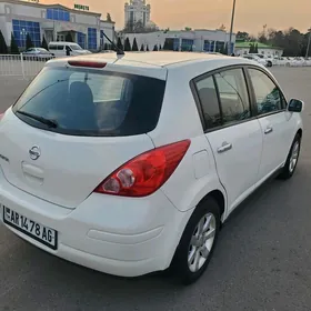 Nissan Versa 2011