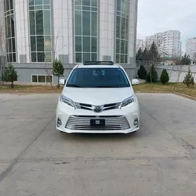 Toyota Sienna 2018