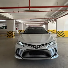 Toyota Camry 2021