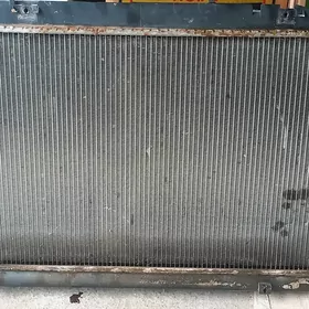 Radiator 2,4 okuz camry 2010