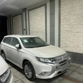 Mitsubishi Outlander 2022