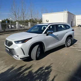 Toyota Highlander 2022