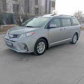 Toyota Sienna 2016