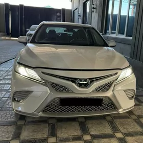 Toyota Camry 2020