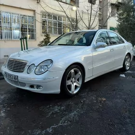 Mercedes-Benz E320 2002