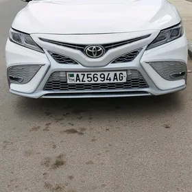 Toyota Camry 2019