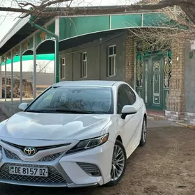 Toyota Camry 2018