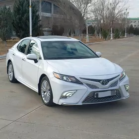 Toyota Camry 2018