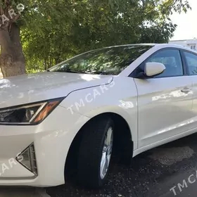 Hyundai Elantra 2019