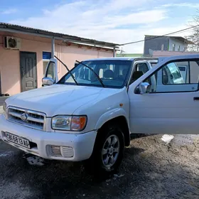 Nissan Pathfinder 2001