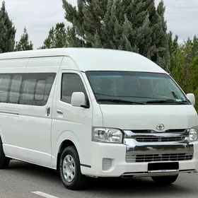 Toyota Hiace 2018