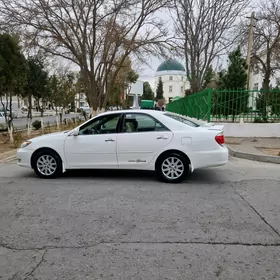 Toyota Camry 2004