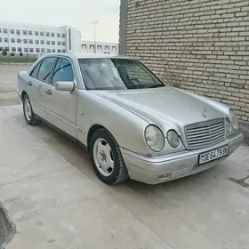 Mercedes-Benz E320 1999