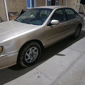 Nissan Maxima 1995