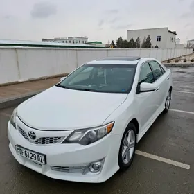 Toyota Camry 2014