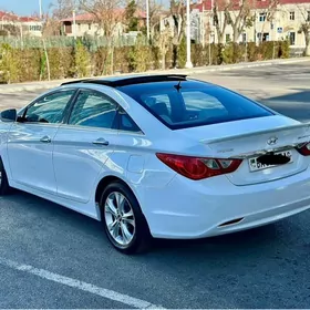 Hyundai Sonata 2011