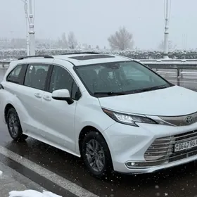 Toyota Sienna 2022