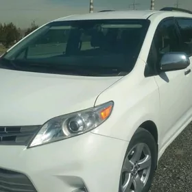 Toyota Sienna 2018