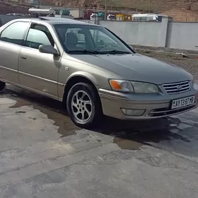 Toyota Camry 1999