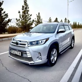 Toyota Highlander 2019