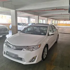 Toyota Camry 2014