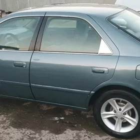 Toyota Camry 2001