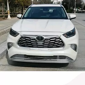 Toyota Highlander 2021