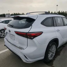 Toyota Highlander 2021