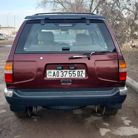 Nissan Pathfinder 1998