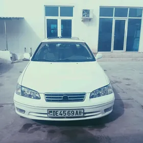 Toyota Camry 2000