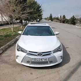 Toyota Camry 2015