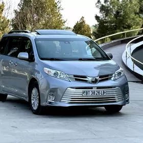 Toyota Sienna 2018