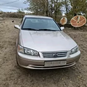 Toyota Camry 2000