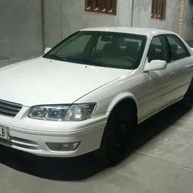 Toyota Camry 2000